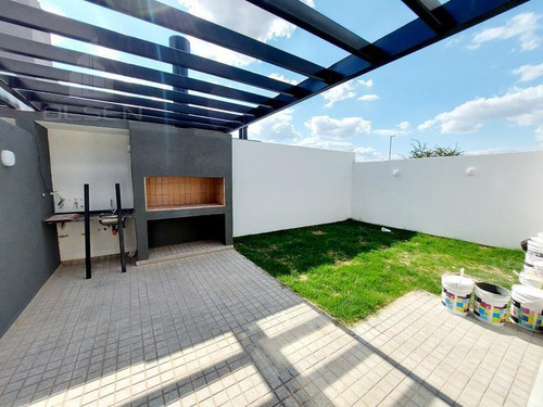 Imagen 15 de 16 de Mudate Hoy! Categoria Patio Asador Cochera