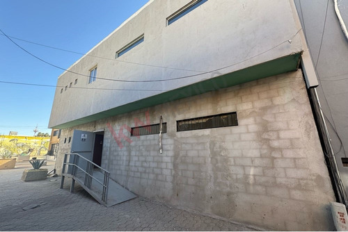 Terreno Con Edificio Comercial En Venta Ubicado En Centro Civico