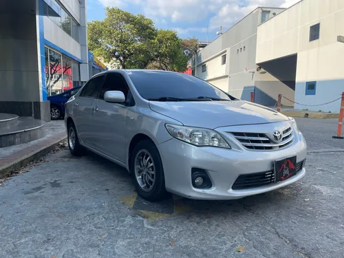 Toyota Corolla Sedan 2013