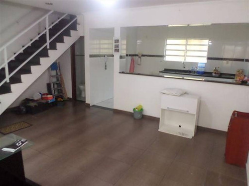 Imagem 26 de 30 de Sobrado Semi Novo Em São Vicente Com 02 Dormitorios E Quintal Em Condominio Bem Localizado - Hm2047