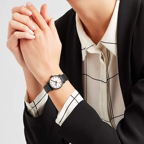 Reloj Suizo Original Mondaine Clase Sbb Para Mujer 30mm