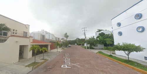 Casa En Remate Bancario En Punta Piedra, Cancún, Q. R. (60% Descuento, Excelente Plusvalía) ¡gran Oportunidad De Inversión! - Sk12