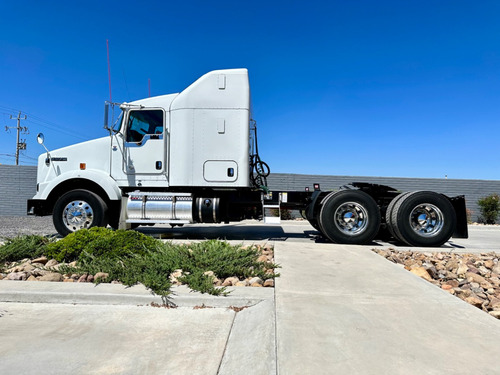 Tractocamion Kenworth T-800 Seminuevo 2018 Con Camarote