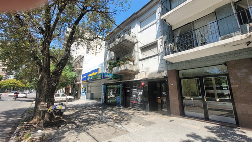 Departamento De 3 Amb 2do Por Escalera, Frente A La Quinta De Olivos. A Reciclar 50m2 