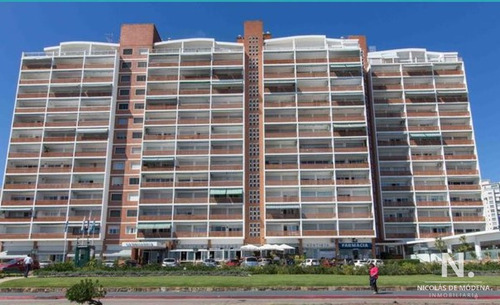 Apartamento De 1 Dormitorio Frente Al Mar , Vanguardia, Alquiler Todo Enero