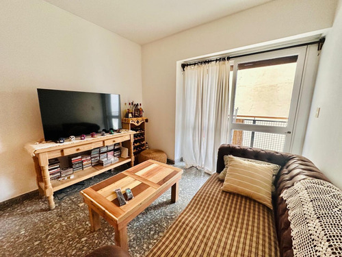 Departamento En Avenida Juan Bautista Alberdi 200
