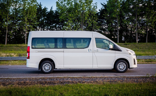 Toyota Hiace Commuter 2.8 Tdi 6at 14a Sarthou