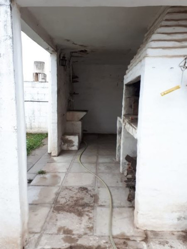 Casa De Tres Dormitorios En Barrio Chateau Carreras, Córdoba
