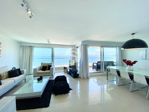 Apartamento En Mansa - Punta Del Este- Ref: 4566