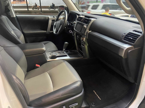 Imagen 10 de 14 de Toyota 4runner 4x2 2019
