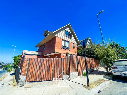Gran Oportunidad! Casa En Venta De 3 Dorm. En La Florida