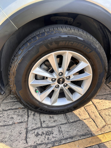 Kia Sorento 2.4 Lx At