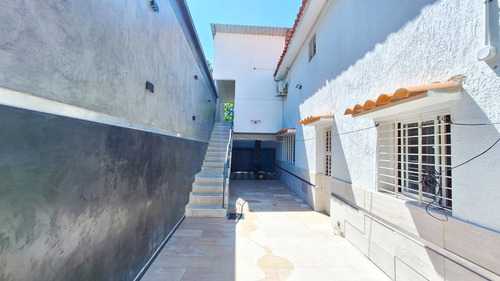 Venta Exclusiva Casa En Urbanización El Parral Valencia Cod Ac 24837