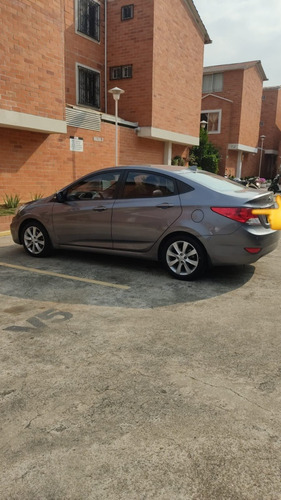 Hyundai Accent 1.6l 4 p