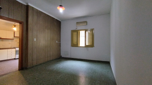 Casa Con Local Propio Al Frente