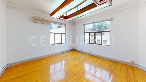 Venta De Espectacular Casa Con Uso De Suelo Para Oficinas En La Anzures