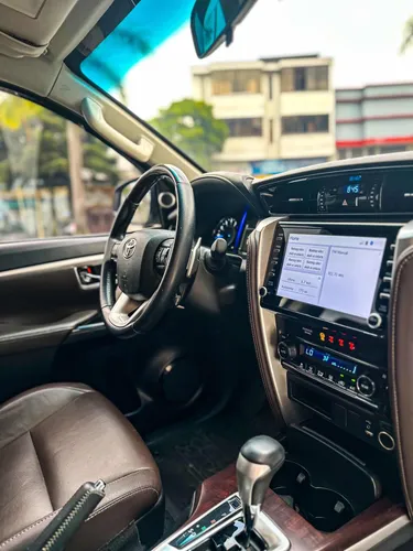 Toyota Fortuner 2.7l Mid