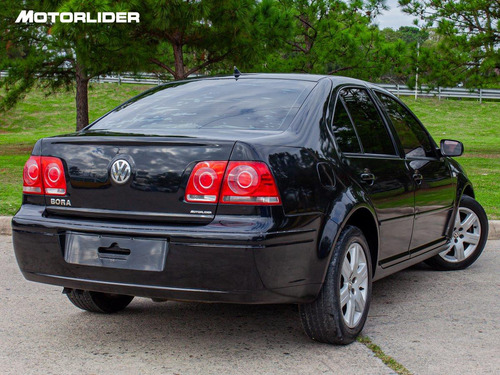 Imagen 5 de 25 de Volkswagen Bora 2.0 Trendline Ex. Full | Permuta / Financia