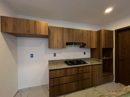 Lomas Residencial Casa Nueva 3 Recámaras Cada Una Con Baño, Jardín Y Terraza, Lista Para Estrenar.