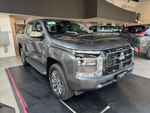 Mitsubishi Triton 2.4 Biturbo cd Hpe-s 4x4