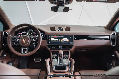 Porsche Cayenne Turbo S E-Hybrid 4.0 V8 680cv