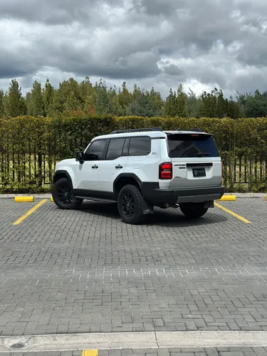 Toyota Prado First Edition 2.4l