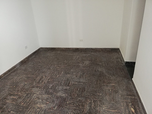 Imagen 3 de 13 de Departamento De 3 Ambientes/ A 1 Cuadra Dela Estación Ramos Mejía