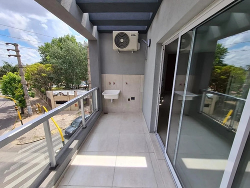 Imagen 7 de 12 de Amplio Departamento De 2 Ambientes A Estrenar Con Terraza Propia