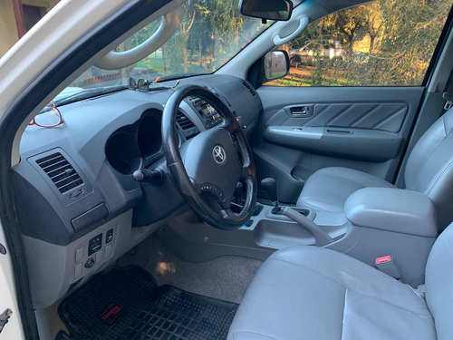 Toyota Hilux 3.0 Cd Srv Cuero I 171cv 4x4 4at 2011