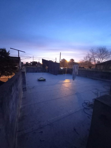 Imagen 10 de 21 de Casa 3 Amb + 2 Departamentos! En Block! Ideal Inversor