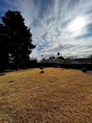 Imagen 2 de 10 de Venta Lote En Gonnet Entre Caminos