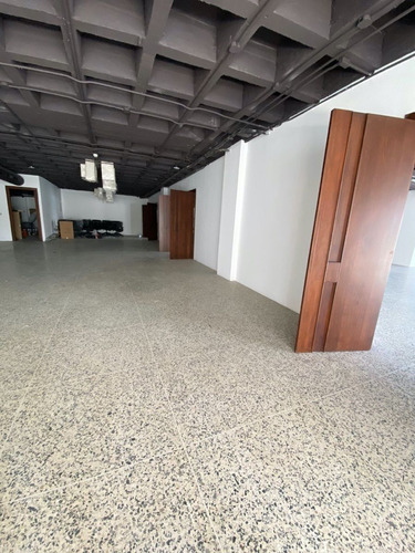 Alquiler De Local Comercial En Naco De 767 M2