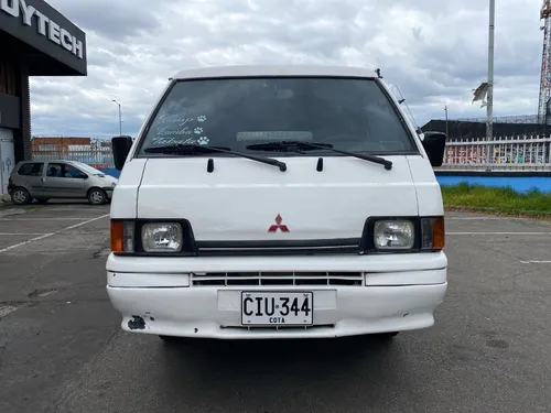 Mitsubishi L300 2.0 Panel