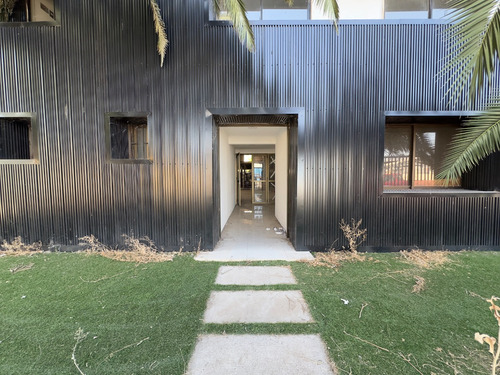 Bodega Con Oficinas En Sector Idustrial