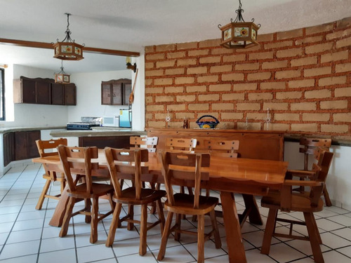 Casa En Privada En Obrera, Tepoztlán, Morelos - Crb-1083-cp