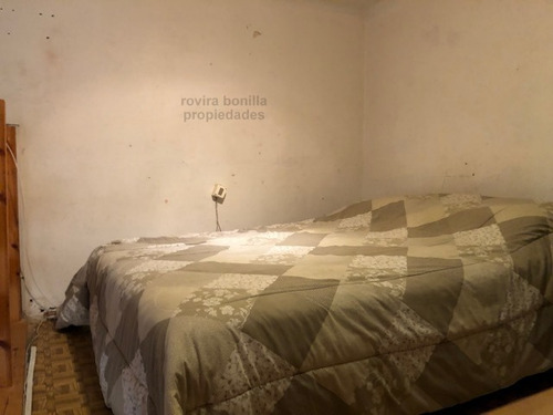 Imagen 5 de 9 de Obligado Y Avda. Brasil. Antigua Casa Reciclada Con Posibilidades.
