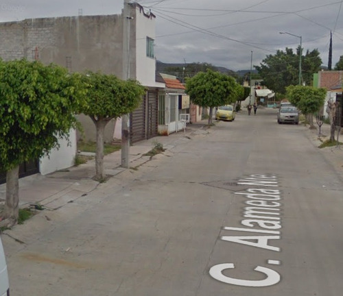Sk17 Hermosa Casa En Venta, En Excelente Estado Ideal Para Iniciar Tu Patrimonio En Leon Gto,pago Accesible En 2 Exhibiciones, Solo Recursos Propios. No Infonavit