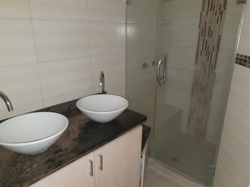 Imagen 16 de 23 de Townhouse Altos De Aricagua Código 137209 El Rincon Mañongo Vende Yackeline Tovar 04145831984