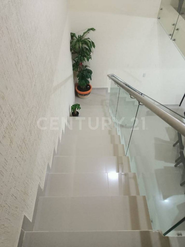 Casa En Venta En Lomas De Banthi, San Juan Del Río, Queretaro.