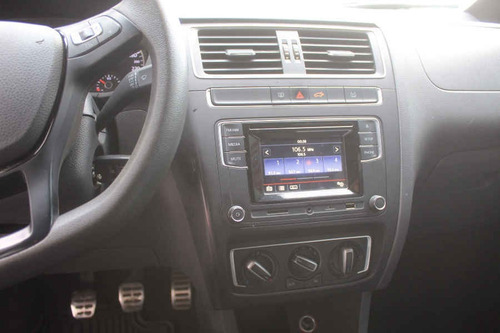 Imagen 8 de 15 de Volkswagen Crossfox 2017 5p Hb L4/1.6 Man 10 Años