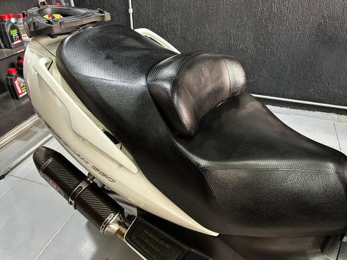 Suzuki Burgman 650 2011 - Único Dono - Escapamento Yoshimura