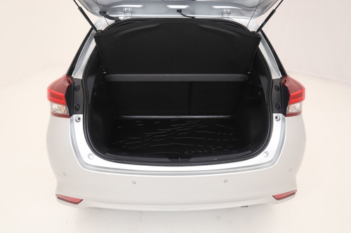 Imagen 9 de 25 de Toyota Yaris S Cvt 5p My22