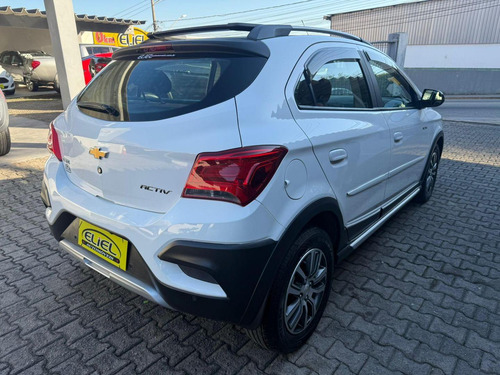 Chevrolet Onix 1.4mt Act