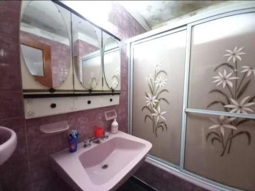 Imagen 5 de 11 de Amplio Departamento En Venta De 4 Ambientes En Lanús Oeste