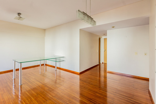 Departamento Tres Ambientes. Torre.cochera . Full Amenities. Seguridad 24 Hs
