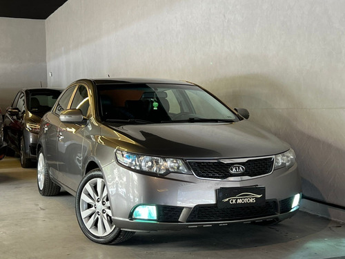 Imagem 3 de 18 de Kia Cerato