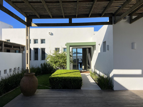 Casa En La Playa Primera Linea Del Mar. La Barra Punta Del Este.