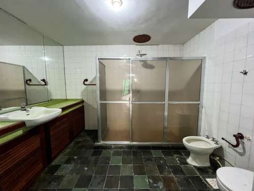 Casa Dois Andares 140 M/q Dentro De Clube Em Meio A Floresta