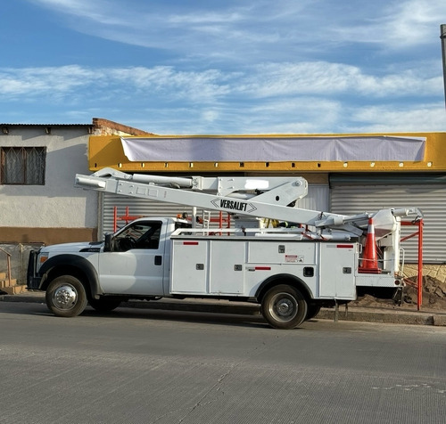 Grua Canastilla Versalift 42 Ft Con Malacate Jib 454 Kg