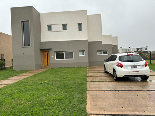 Casa  En Venta Ubicado En El Cantón, Escobar, G.b.a. Zona Norte